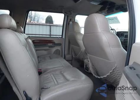 2000 Ford Excursion Limited из США, поврежденный, VIN 1FMNU43S2YEB35604